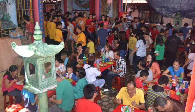 HUT Shi Thian Fut Cu Pemangkat Membawakan Berkah Bagi Semua.Foto 5
