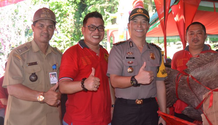 Ribuan Warga Berharap Berkah Peringatan HUT Dewi Samudera.Foto 3