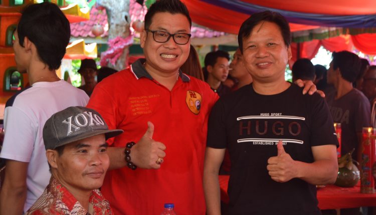 Ribuan Warga Berharap Berkah Peringatan HUT Dewi Samudera.Foto 4
