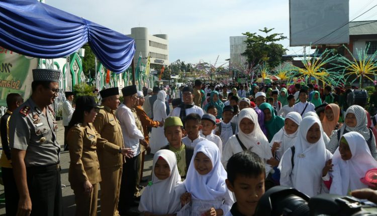 Walikota Singkawang Membuka Pawai Ramadhan 1439 Hijriah.Foto 5