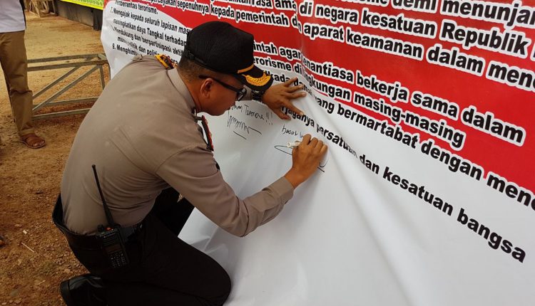 Warga Singkawang Tolak Aksi Terorisme dan Radikalisme.Foto 3
