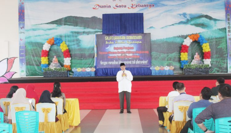 Yayasan Dharma Buddha Maitreya Pererat Silaturahmi Berbuka Puasa.Foto 1