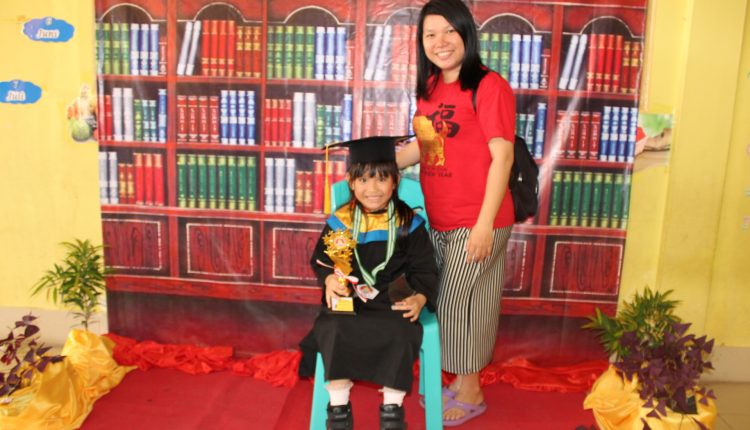 90 Anak Anak TK Metta Bergembira Merayakan Kelulusan.Foto 1