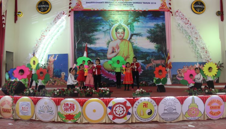 Dhammashanti Waisak Pemangkat Perkokoh Harmoni dalam Kebhinekaan untuk Bangsa.Foto 8