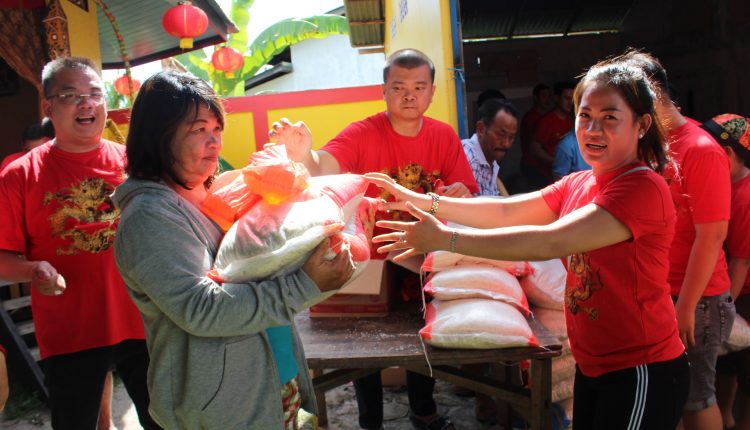 HUT Kim Liung Pak Kung Berbagi Kasih Kepada Warga Prasejahtera.Foto 5