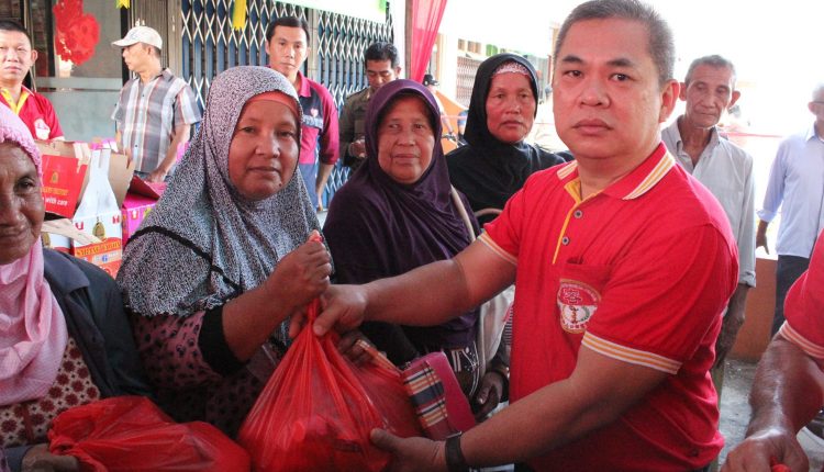 Perhakin Bagikan Paket Idul Fitri Pererat Silaturahmi.Foto 2