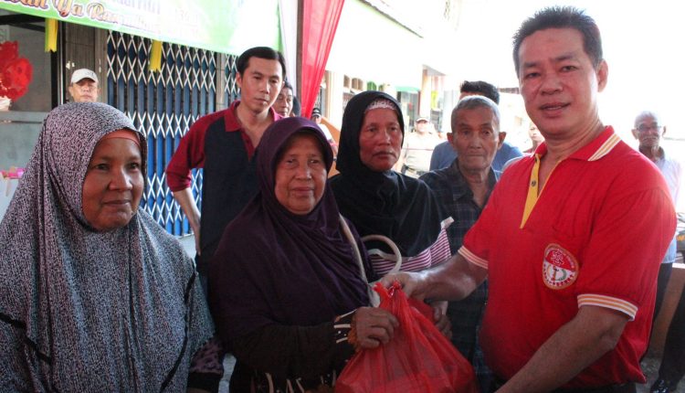 Perhakin Bagikan Paket Idul Fitri Pererat Silaturahmi.Foto 3