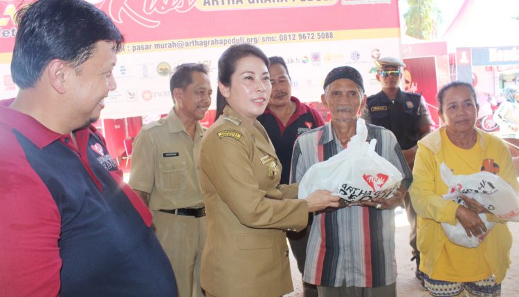 Walikota Singkawang Apresiasi Pasar Murah Arta Graha Peduli dan Perhakin Singkawang.Foto 4