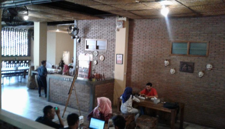 kafe tempat ngopi yang menjamur