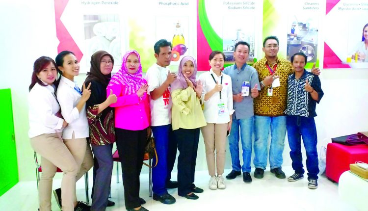 1.berfoto bersama dengan Team ATS