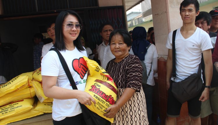 Baksos Peduli Kasih Sosial Sehati Bagikan 1.500 Paket Beras.Foto 2