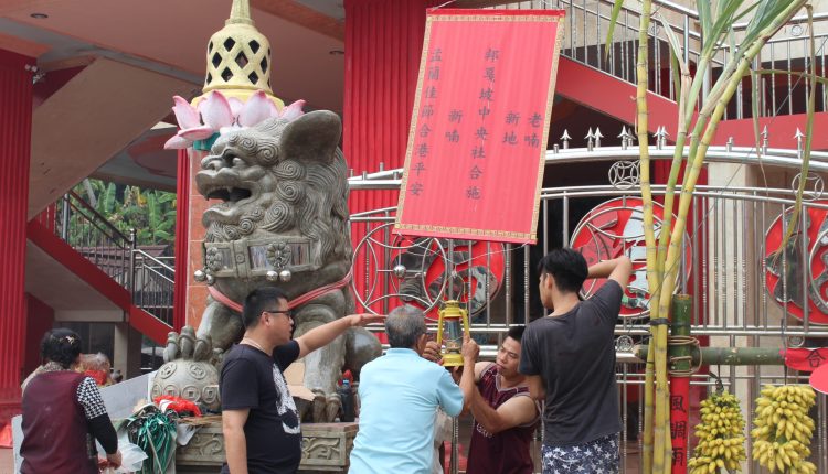 Ritual Pembakaran Kapal Wangkang Pemangkat Lestarikan Warisan Leluhur.Foto 4