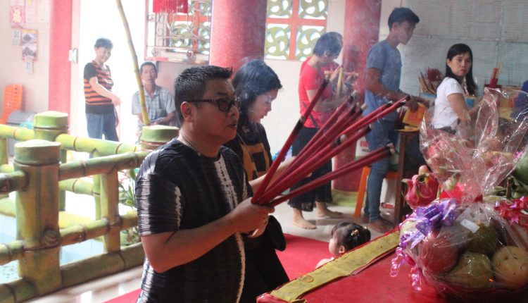 Umat Buddha Salatiga Memperingati Dewi Kwan Im Mencapai Penerangan Agung.Foto 5