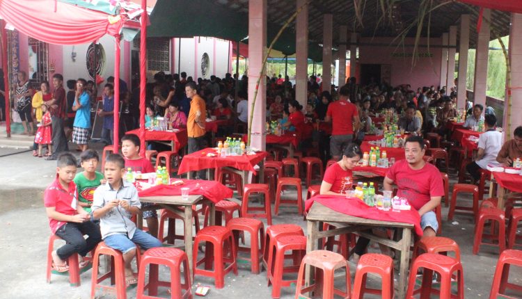Umat Buddha Salatiga Memperingati Dewi Kwan Im Mencapai Penerangan Agung.Foto 7