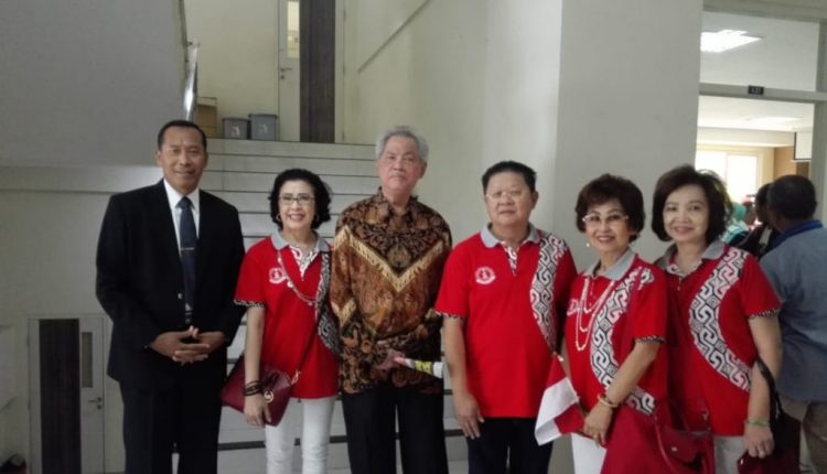 玛琅客家理事，右起：古国珍，萧飞招，李尚菲，WatimpresMalikFajar，徐满兰，穆大校长Dr.Fauzan-MPD-1024×768