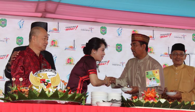 Peringatan Hari Jadi ke 17 Pemerintahan Kota Singkawang Berlangsung Meriah.Foto 4