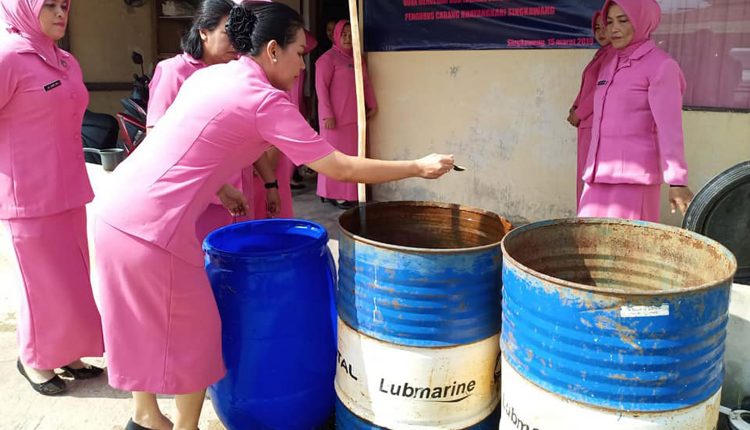 Ketua Bhayangkari Singkawang Ajak Masyarakat Antisipasi DBD.Foto 4