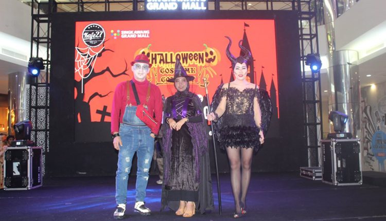 Singkawang Grand Mall Bekerjasama Dengan Kafe 27 Menggelar Kontes Kostum Halloween.Foto 6. Jpg